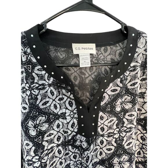 C.D. Petites Floral Patterned Lightweight Blouse With Sequin Detail - Picture 2 of 5